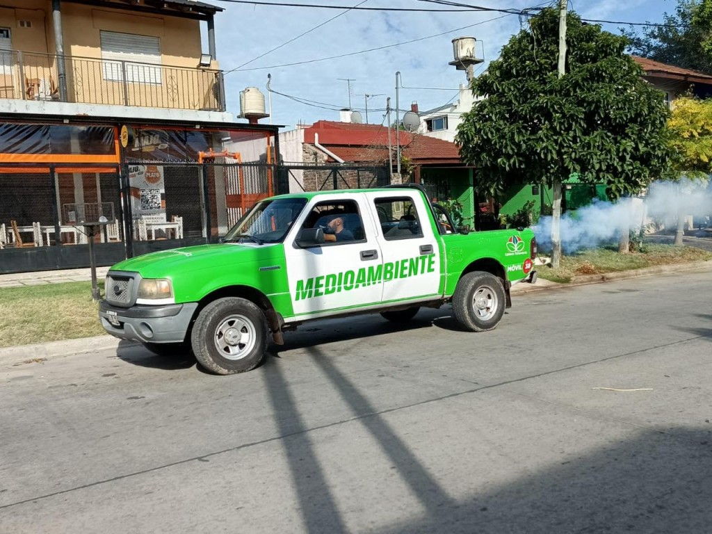 Alerta dengue: refuerzan los operativos de fumigación en distintos barrios del distrito