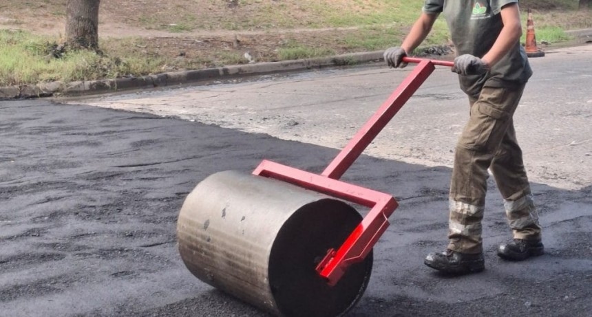 Avanzan las obras viales en Monte Grande con nuevos trabajos de bacheo