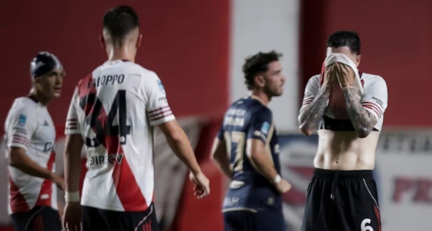 Golpe en La Paternal: River volvió a fallar y Argentinos lo dejó sin respuestas
