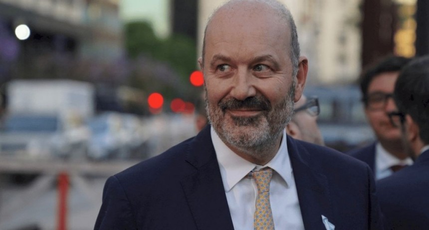 Mientras le quitan derechos a los trabajadores Cancillería adjudicó un contrato millonario a la esposa de Sturzenegger 