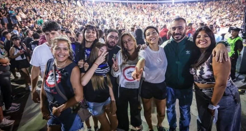 Carnavales con Memoria en Quilmes: multitudinaria celebración con Mayra, Eva Mieri y un fuerte mensaje por los derechos humanos