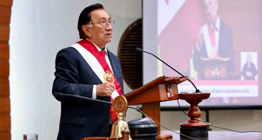 Perú define su nuevo rumbo: José María Balcázar asume la Presidencia tras una votación clave en el Congreso