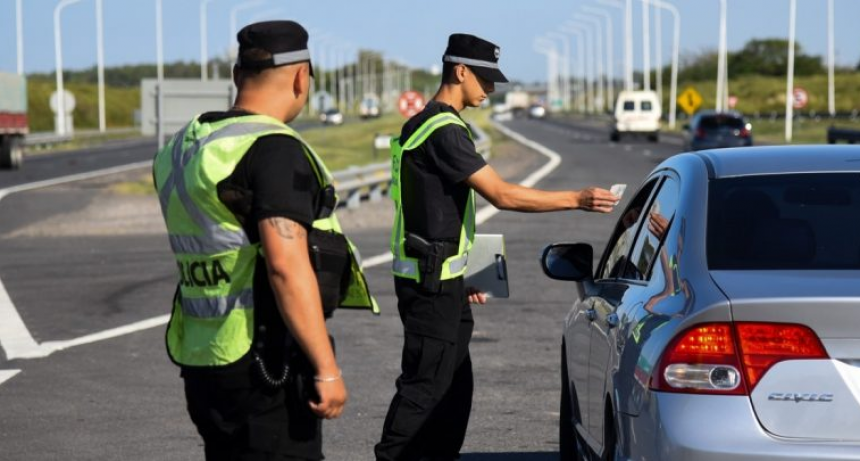 El ministerio de Transporte controló 457.041 vehículos durante el operativo vial Verano 2021