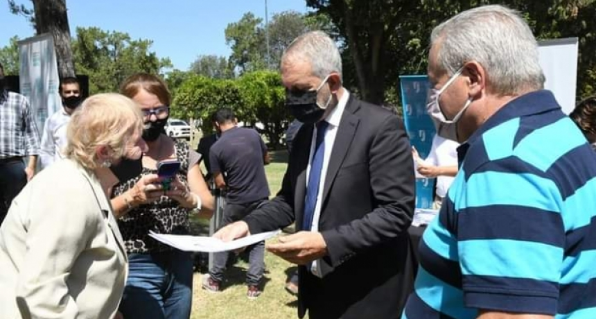 La Pcia. de Buenos Aires gestionó esta semana más de 900 escrituras para familias de 9 municipios Bonaerenses.