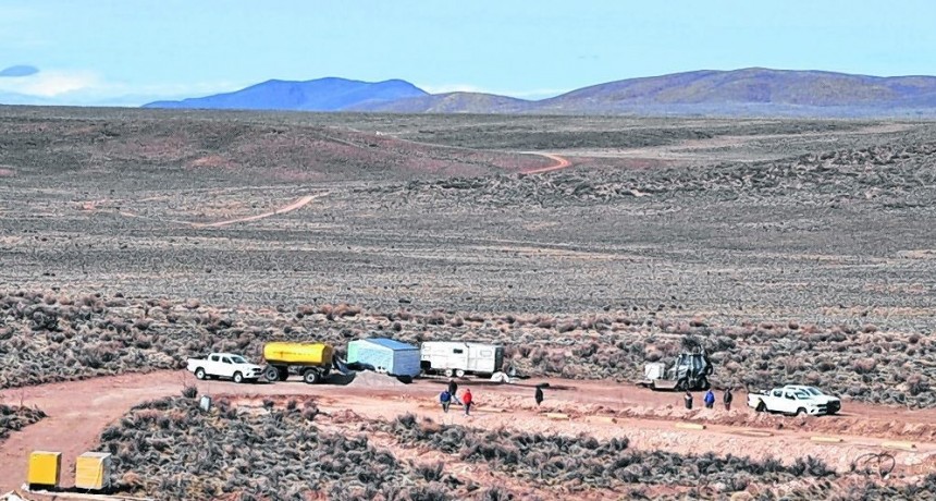 Hensel y la gobernadora Arabela Carreras acordaron trabajar una agenda conjunta para el desarrollo de una minería sustentable en Río Negro