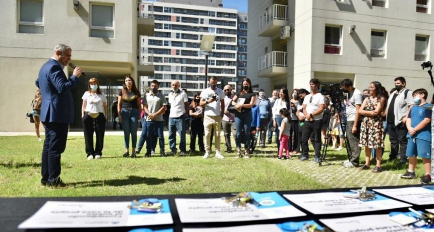 Ferraresi realizó una nueva entrega de viviendas Procrear II en la Ciudad de Buenos Aires