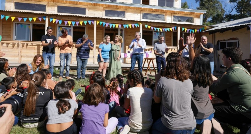 El presidente visitó las nuevas instalaciones de un Hogar para chicos en guarda judicial, en Punta Indio