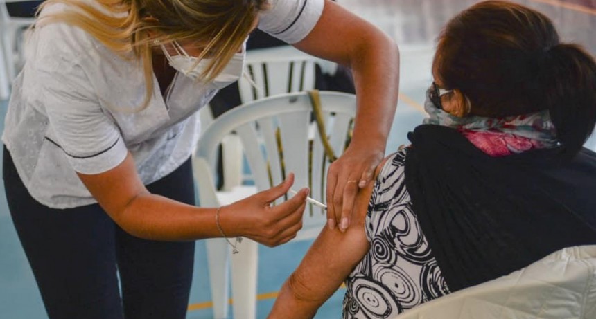 El Ministerio de Salud habilita a las jurisdicciones a aplicar nuevas dosis de vacuna contra COVID-19 por motivo de viaje a quienes hayan recibido Sputnik V