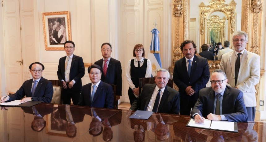 El presidente recibió a las autoridades de la productora de acero internacional POSCO, que construirá una planta comercial de litio en Salta