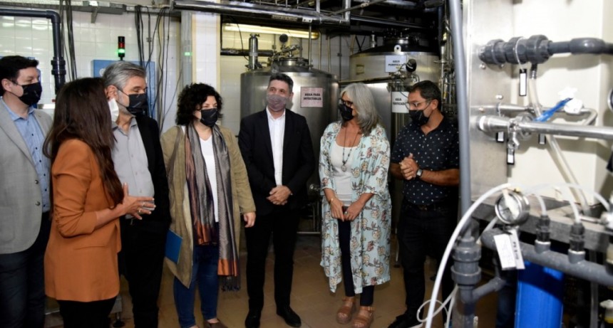 En Pergamino, Vizzotti y Filmus anunciaron una inversión de mil millones de pesos para la construcción de una planta multiplataforma de vacunas