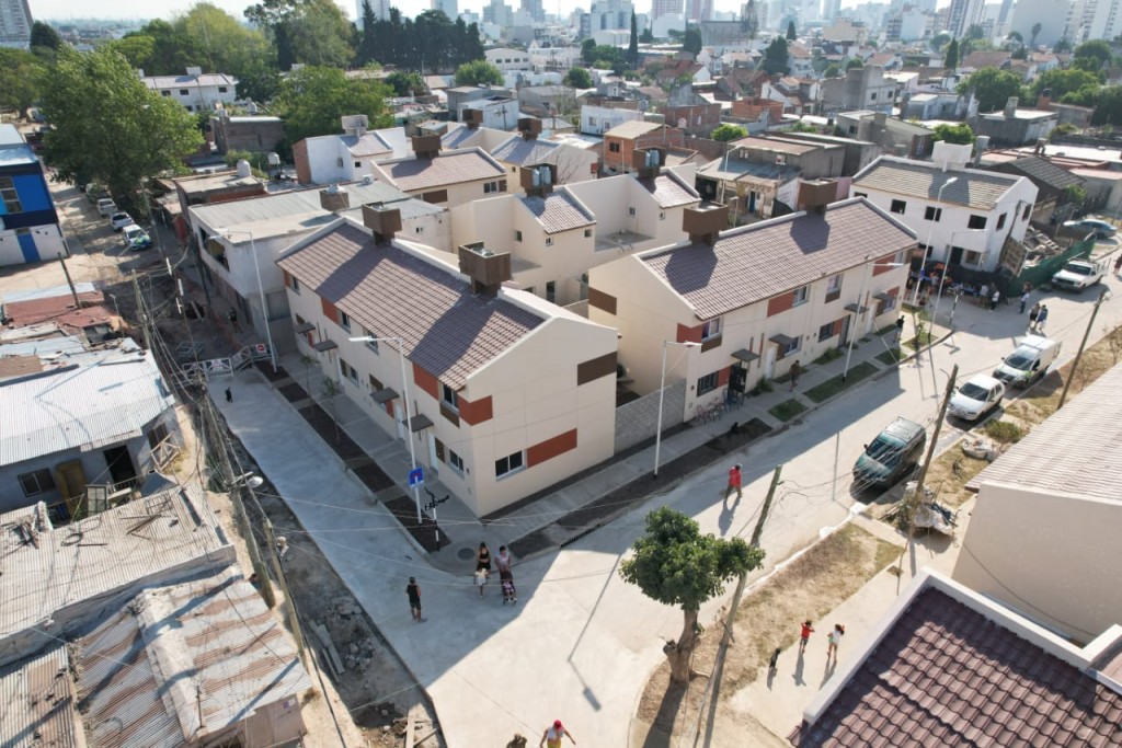 Maggiotti y Ferraresi entregaron viviendas en Avellaneda