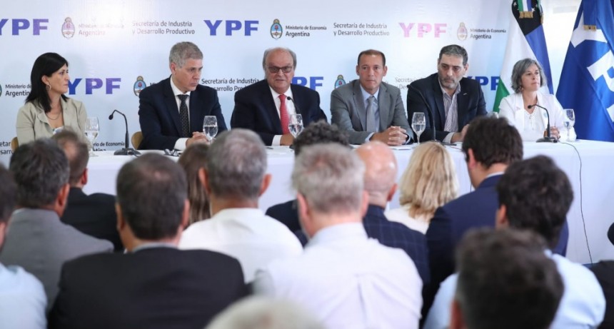 El Gobierno Nacional junto con YPF lanza medidas por $35.000 millones para la industrialización de la cadena del petróleo y gas