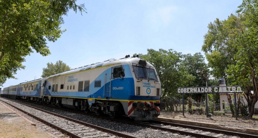 Después de 30 años volvió a parar el tren en Gobernador Castro