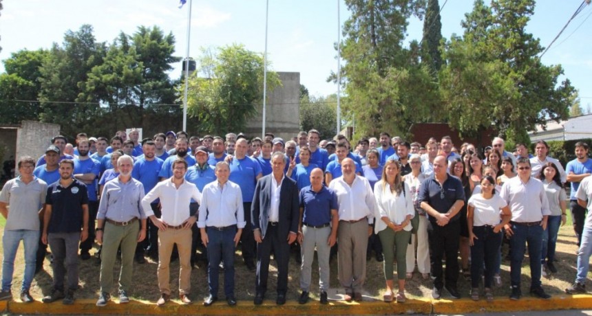 Fernando Gray y Daniel Scioli recorrieron una empresa de autopartes en Esteban Echeverría