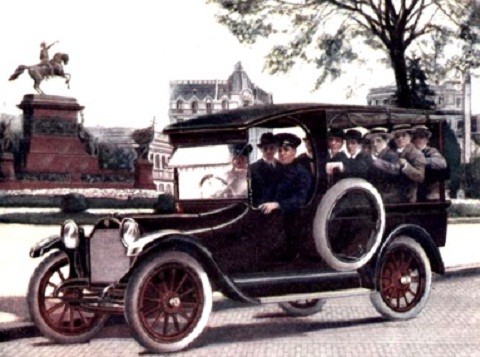 1918: Cruzando la cordillera en auto