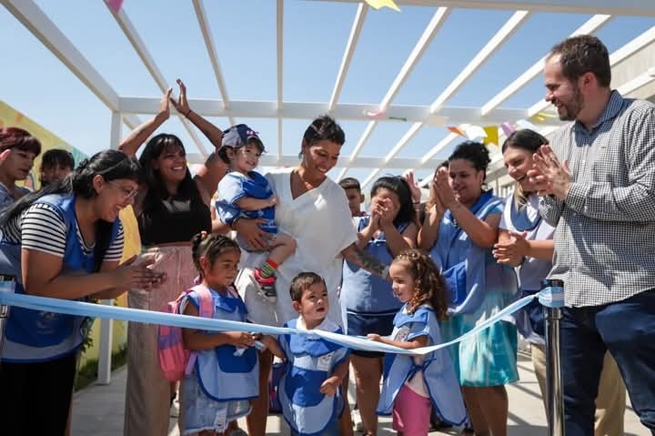 Mayra Mendoza inauguró el Jardín Maternal Municipal de Ezpeleta Este