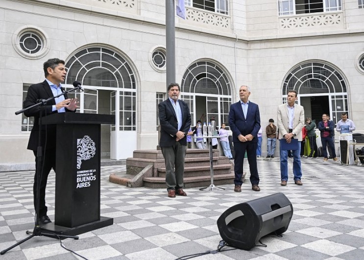 Kicillof inauguró la restauración de la Escuela Normal N°1 de La Plata: “Siempre vamos a defender la educación pública”