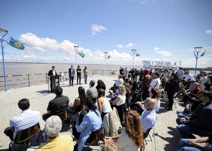 Kicillof inauguró el nuevo muelle y la planta potabilizadora de agua en la Isla Martín García