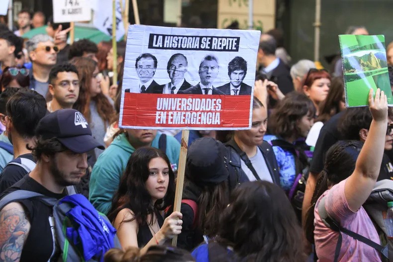 ¡Alerta Roja en las Aulas! La Universidad Pública, al Borde del Abismo