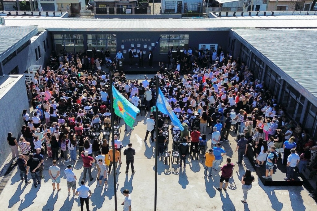 Lucas Ghi y Axel Kicillof inauguraron el nuevo edificio de la Escuela Secundaria N° 43 en Morón