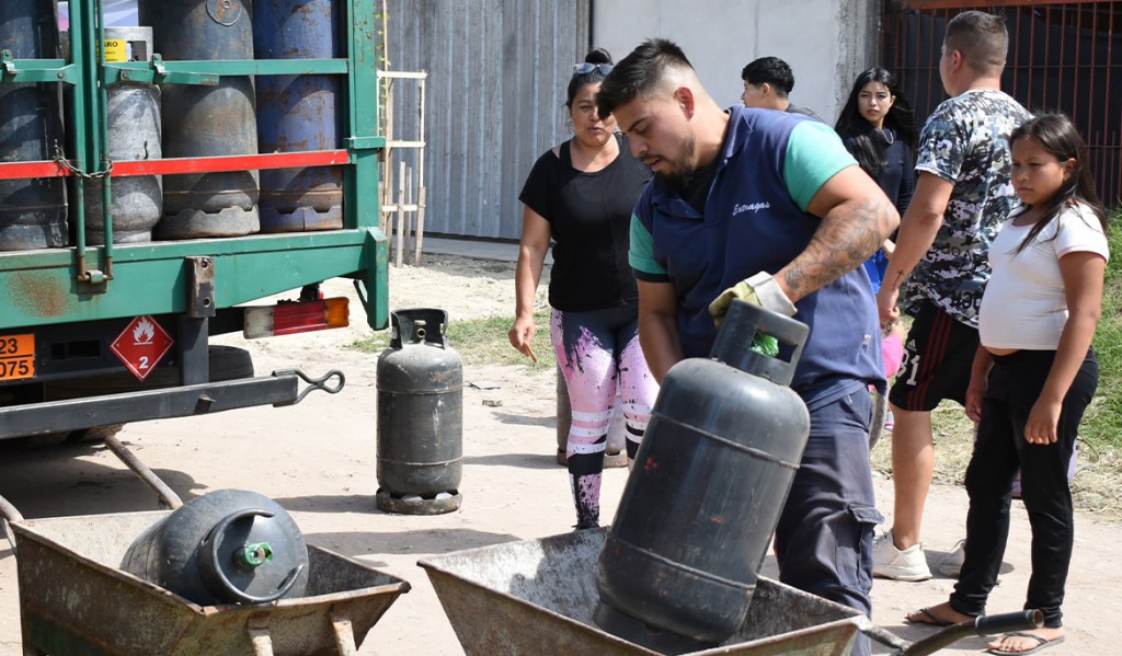 Monte Grande: nuevo operativo de recarga de garrafas a precio social