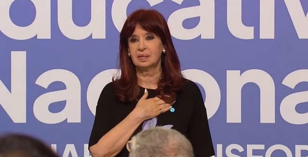 Cristina Kirchner criticó el acuerdo con el FMI y llamó a construir una 