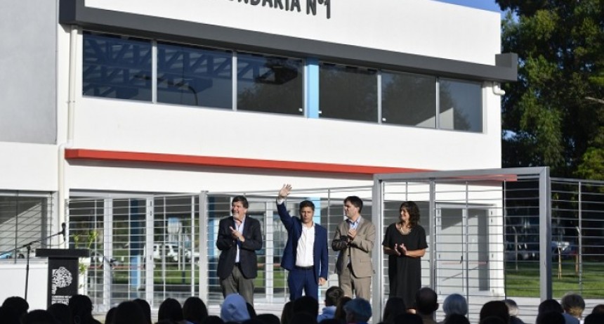 Kicillof inauguró el ciclo lectivo 2025 y un nuevo edificio escolar en Castelli