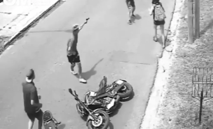 Tiros, fuga en contramano y un vuelco final: as&iacute; cay&oacute; una banda armada en Ciudadela