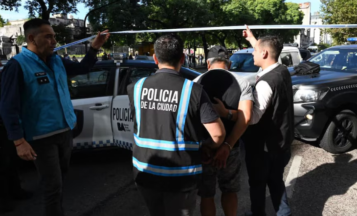 Gendarmería decomisó más de 30 kilos de cocaína y detuvo a una persona