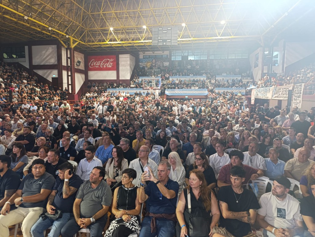 Se siente, se siente Dante presidente