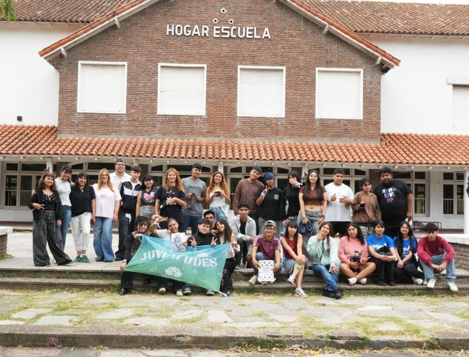 Estudiantes recorrieron sitios clave del horror de la dictadura y construyen memoria en Echeverr&iacute;a