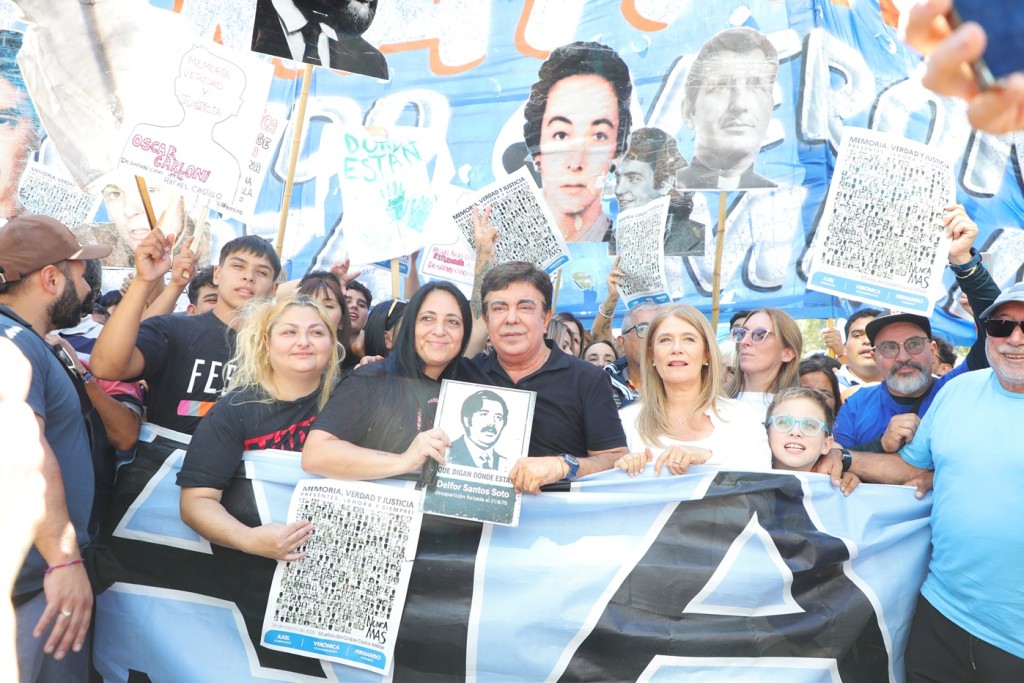 Fernando Espinoza: &ldquo;Volvemos a decir nunca m&aacute;s a la dictadura y a un plan econ&oacute;mico devastador como es hoy el de Milei&rdquo;