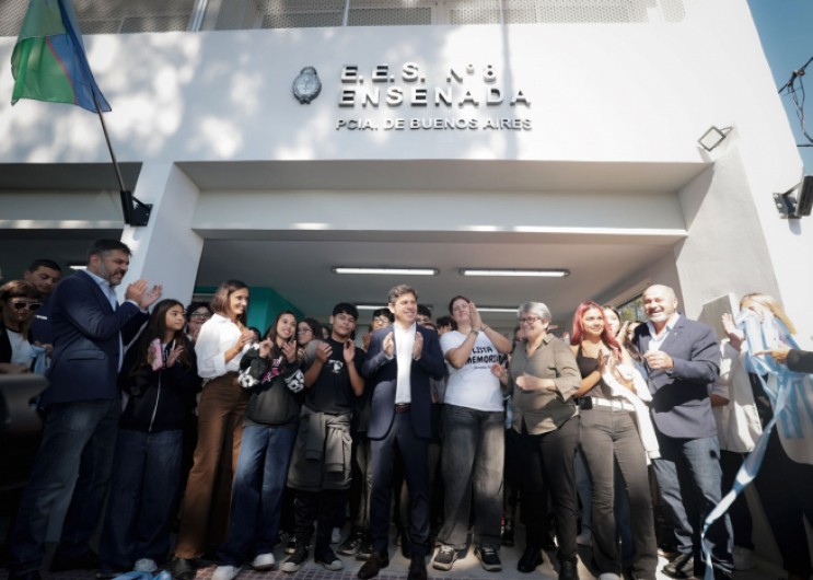 Nueva escuela y fuerte mensaje pol&iacute;tico: Kicillof inaugur&oacute; un edificio clave en Ensenada