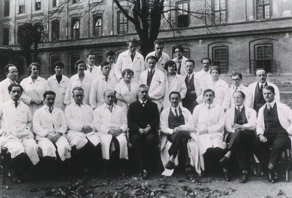  Edith Klemperer, la neur&oacute;loga que invent&oacute; un modelo de &laquo;cerebro luminoso&raquo;