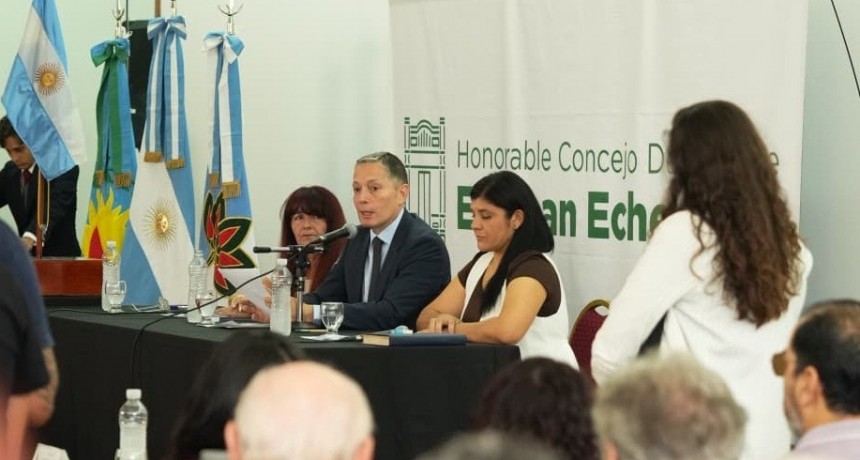 Gray abri&oacute; las sesiones 2026 y lanz&oacute; una dura advertencia: obras frenadas, crisis industrial y ajuste nacional