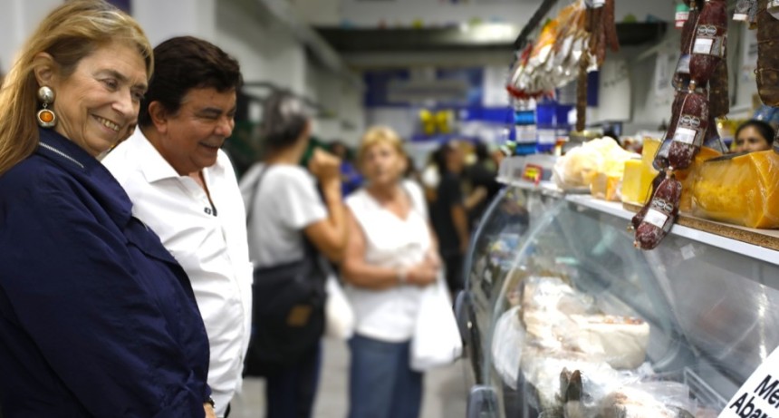 Espinoza abri&oacute; un nuevo Mercado de Abaratamiento en San Justo con alimentos a mitad de precio y 40% de descuento con Cuenta DNI