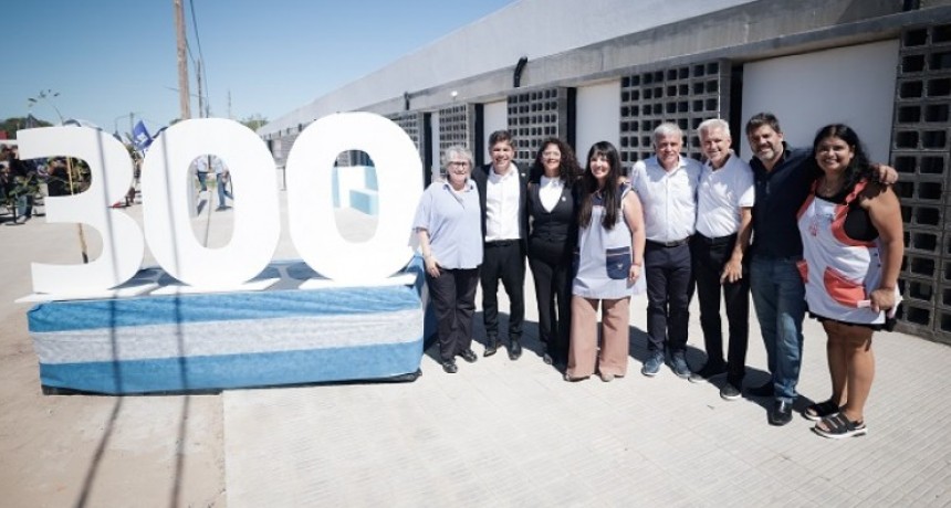 Kicillof inaugur&oacute; el edificio educativo 300 en Berazategui y apunt&oacute; contra el ajuste nacional