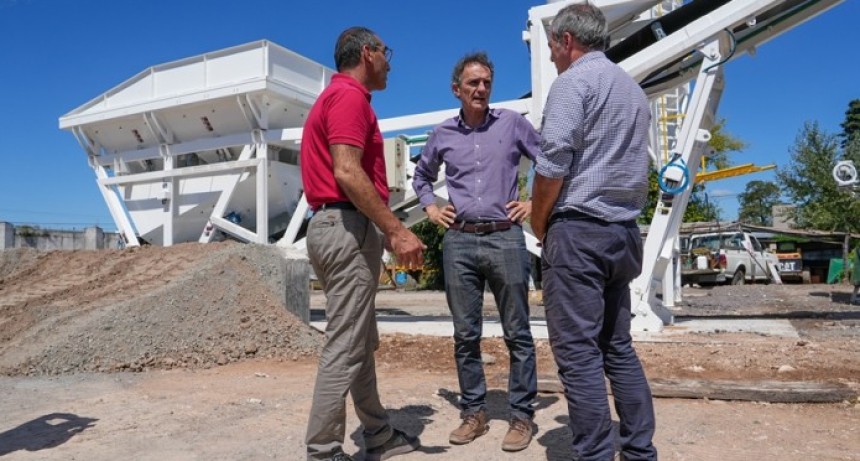 Katopodis recorri&oacute; obras clave en Azul y destac&oacute; nuevas cuadras de pavimento para miles de vecinos