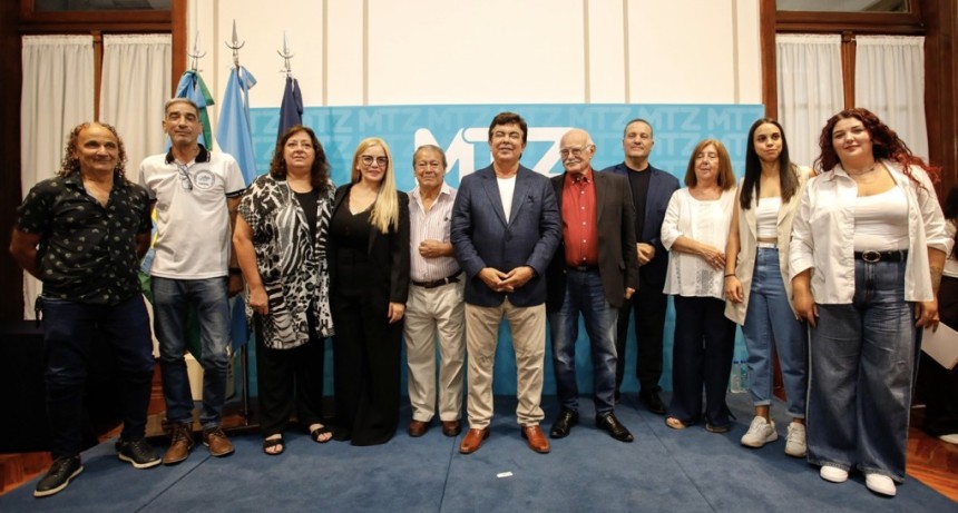 Espinoza movi&oacute; el tablero en La Matanza: sum&oacute; dirigentes de otros espacios a su gabinete