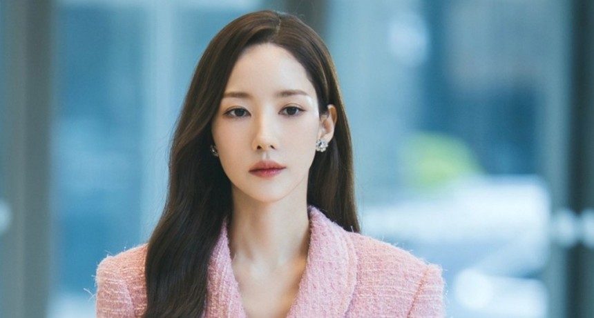 Beso de sirena: romance, misterio y muerte en un peligroso juego de seducci&oacute;n