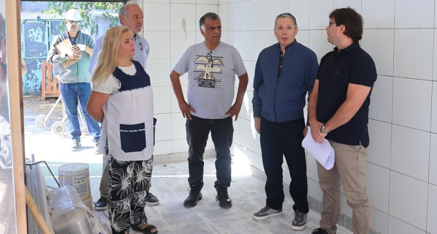 Fernando Gray supervis&oacute; obras en una escuela de El Jag&uuml;el que beneficiar&aacute;n a m&aacute;s de 700 estudiantes