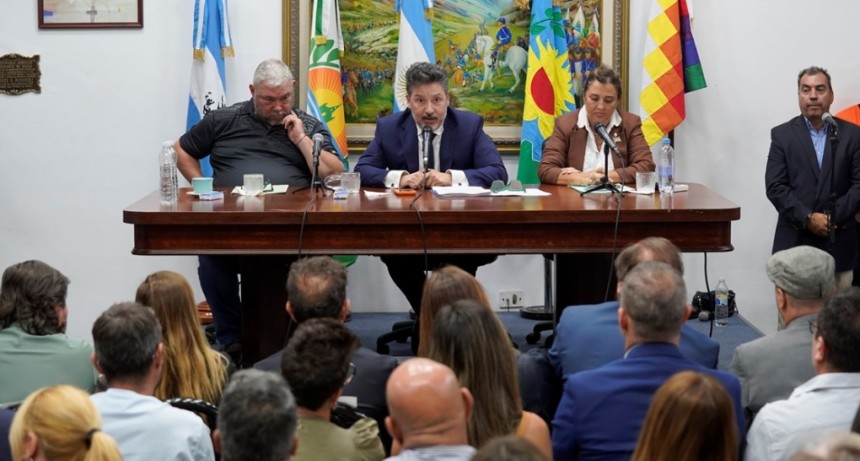 Men&eacute;ndez abri&oacute; las sesiones del Concejo Deliberante de Merlo y defendi&oacute; la continuidad de la obra p&uacute;blica