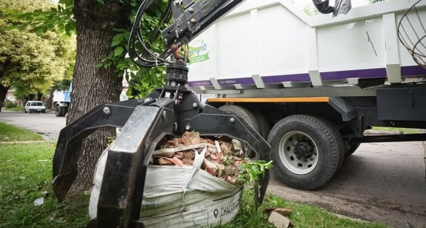 Quilmes refuerza la limpieza urbana con un servicio gratuito para retirar residuos voluminosos