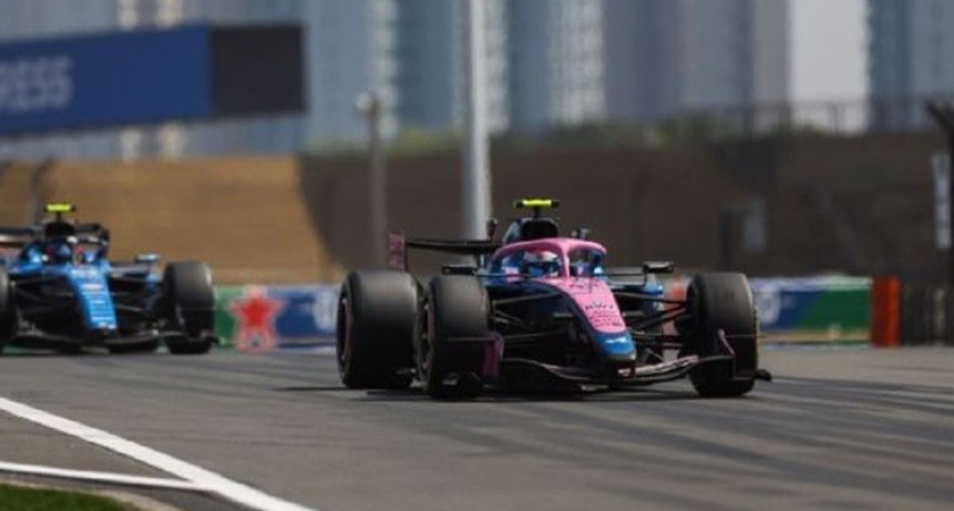 Franco Colapinto dio un gran salto en la clasificaci&oacute;n del GP de China y largar&aacute; 12&ordm;