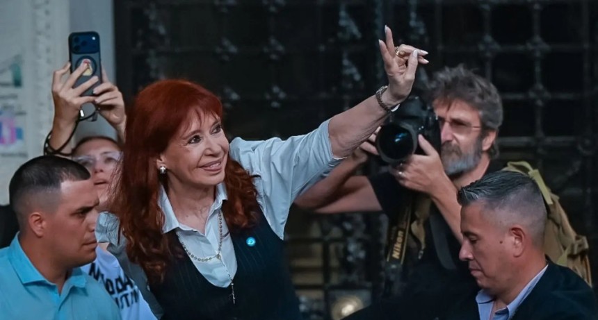 &ldquo;Me puedo morir presa, pero creanme que esto se va a terminar &rdquo;: Cristina Kirchner endureci&oacute; su discurso en Comodoro Py y apunt&oacute; contra la Justicia y el Gobierno