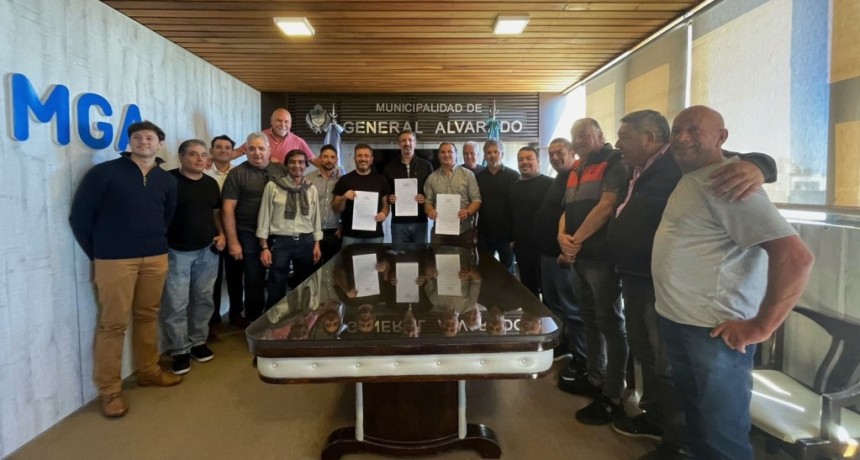 Hist&oacute;rico acuerdo en General Alvarado: firmaron el primer convenio colectivo para municipales