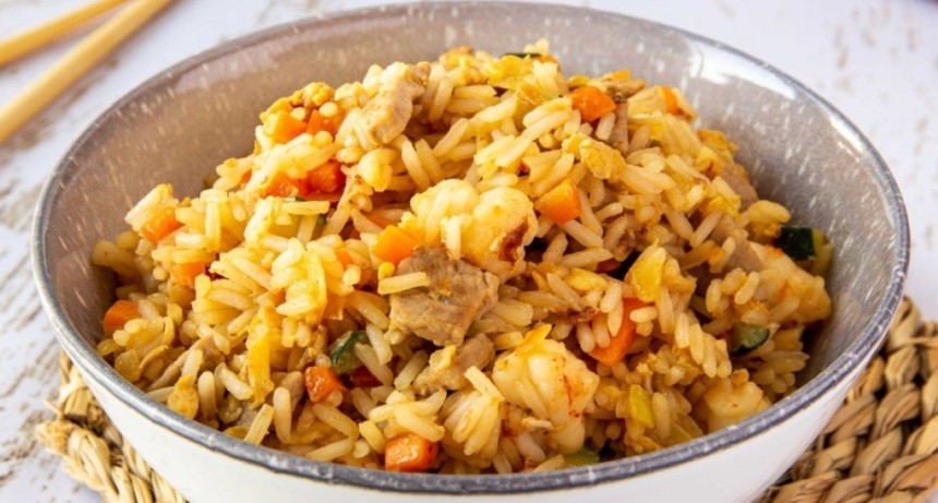 Yakimeshi de pollo: el arroz salteado japon&eacute;s que conquista en minutos