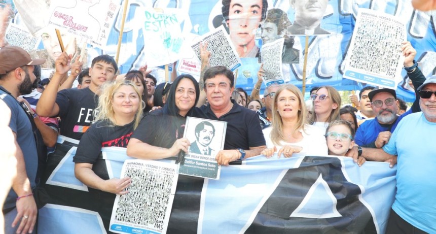 Fernando Espinoza: &ldquo;Volvemos a decir nunca m&aacute;s a la dictadura y a un plan econ&oacute;mico devastador como es hoy el de Milei&rdquo;