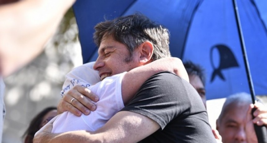 Kicillof march&oacute; con las Madres y apunt&oacute; contra Milei: &ldquo;El futuro es del pueblo, no del ajuste&rdquo;