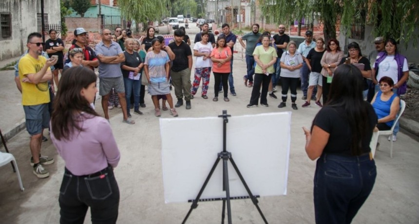 Despu&eacute;s de d&eacute;cadas de espera, asfaltan 19 cuadras y cambia la vida de un barrio en Quilmes